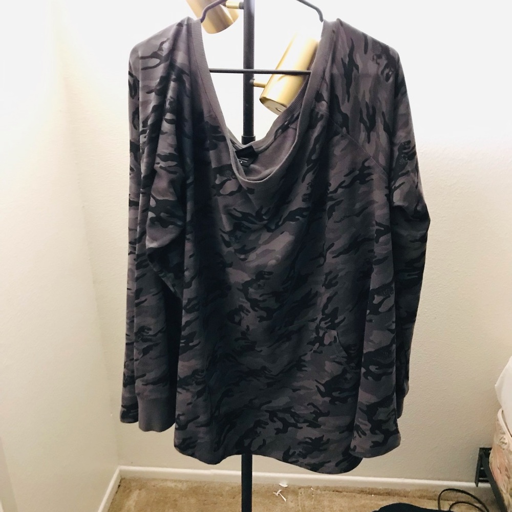 Pullover sweater